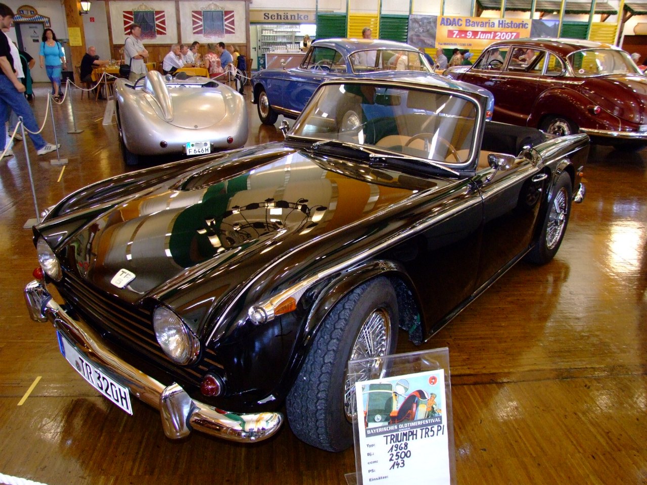 Triumph_TR5_PI_2500ccm143PS_1968.JPG